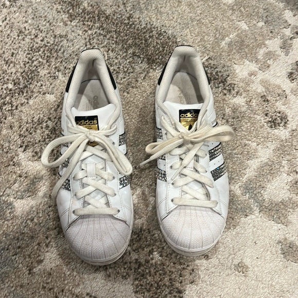 White adidas sneakers - Picture 2 of 5